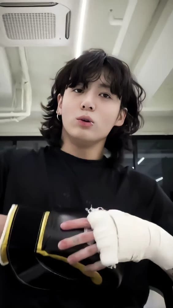 Jeon Jungkook thumbnail