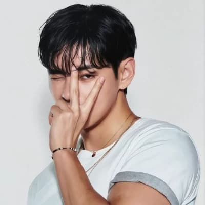 Taehyung king of Korea  thumbnail