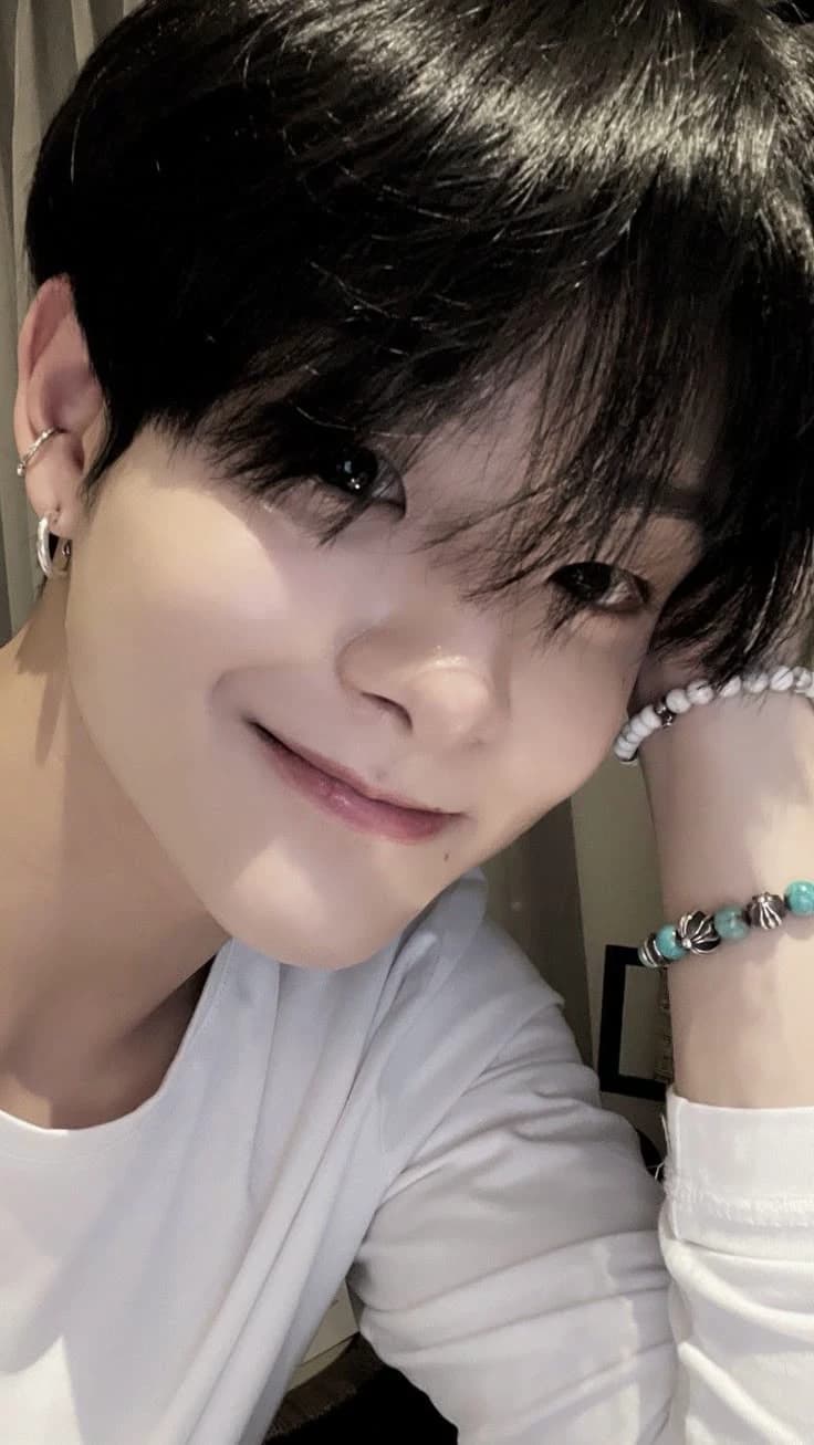 Jihoon(TREASURE) thumbnail