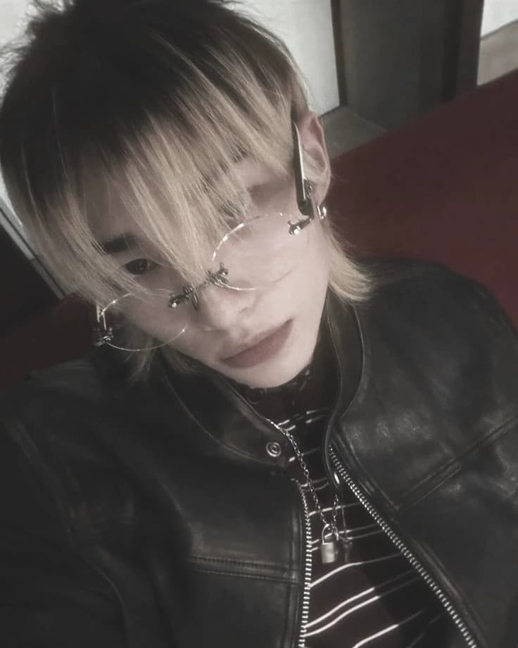 ♡Hwang Hyunijn♡ thumbnail