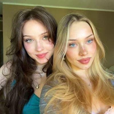 Chloe & Zoe thumbnail