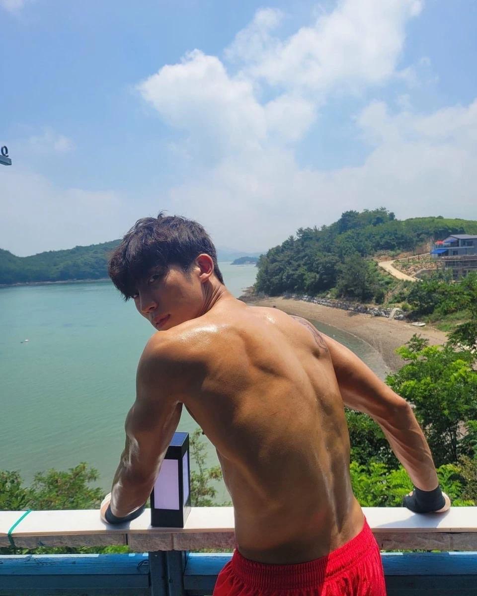 Hong Woo Jin thumbnail