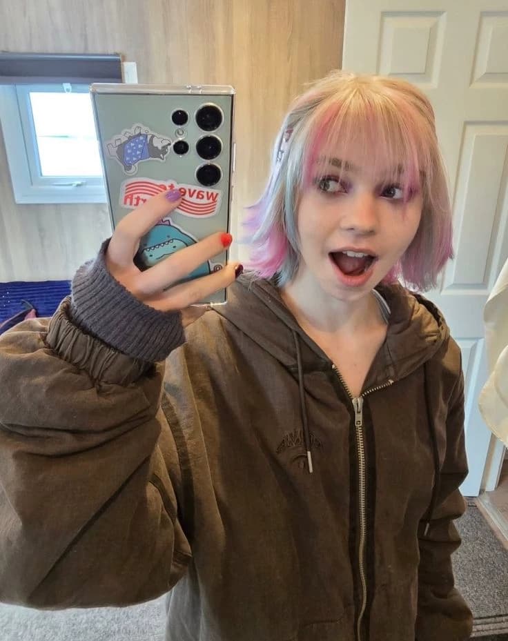 Enid🩷🩷 thumbnail