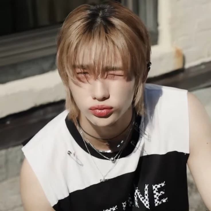 Hwang Hyunjin (Hyunlix) thumbnail