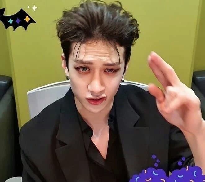 𝑪𝒉𝒓𝒊𝒔𝒕𝒐𝒑𝒉𝒆𝒓 𝑩𝒂𝒏𝒈 thumbnail
