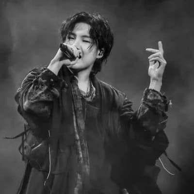 Min Yoongi (Suga) thumbnail