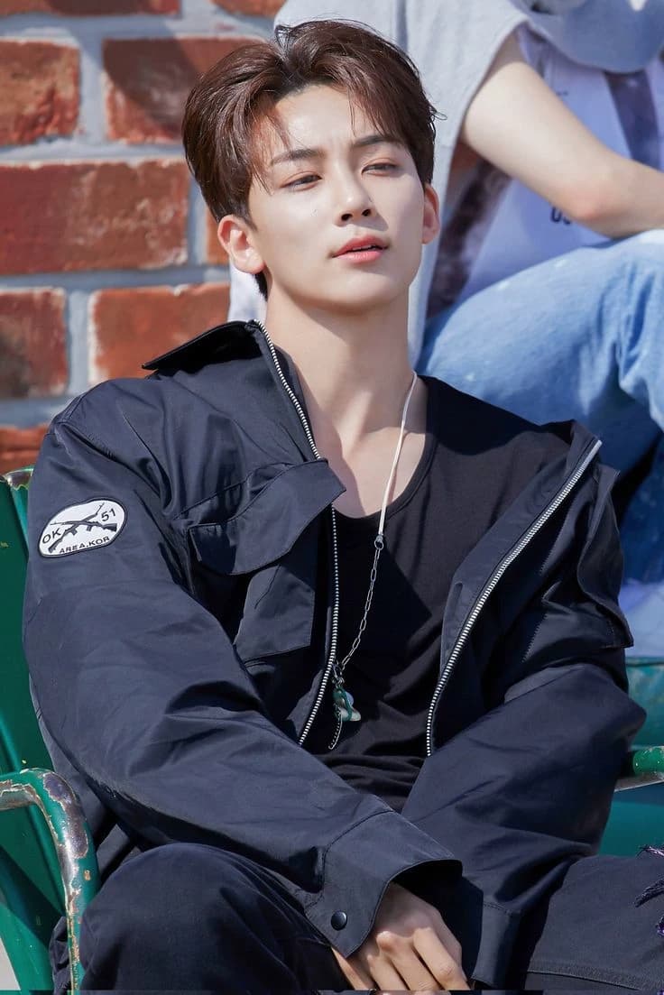 Yoon Jeonghan thumbnail