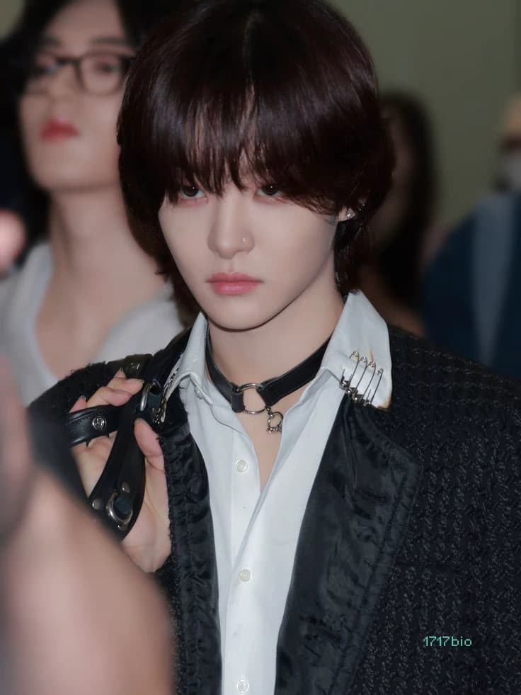 Jihoon(TREASURE) thumbnail