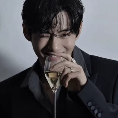 Kim Taehyung thumbnail