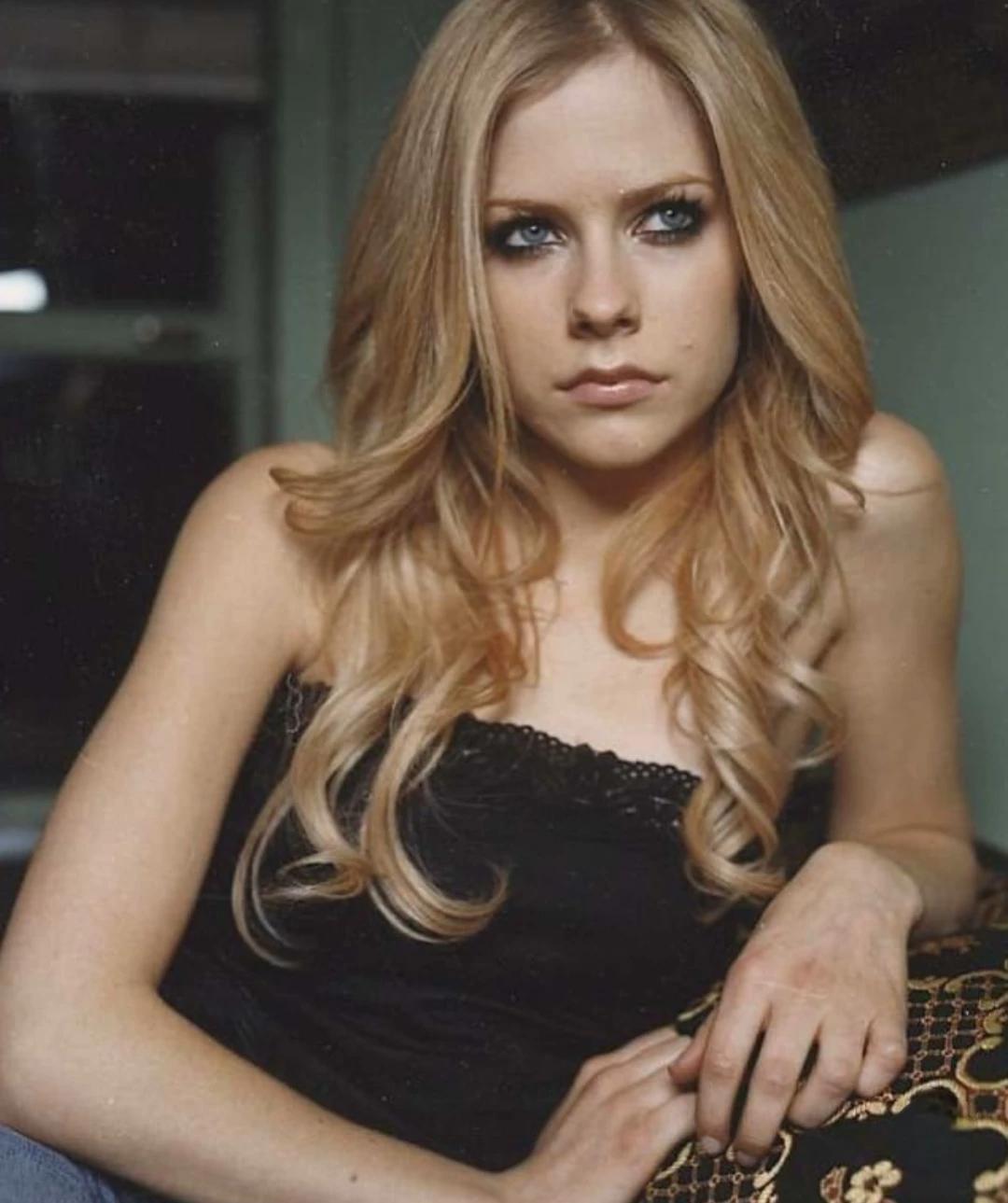 Avril Lavigne thumbnail