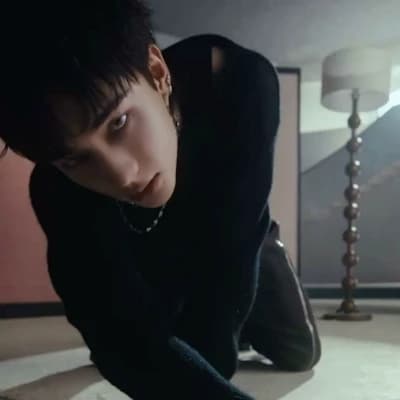 Hwang Hyunjin thumbnail
