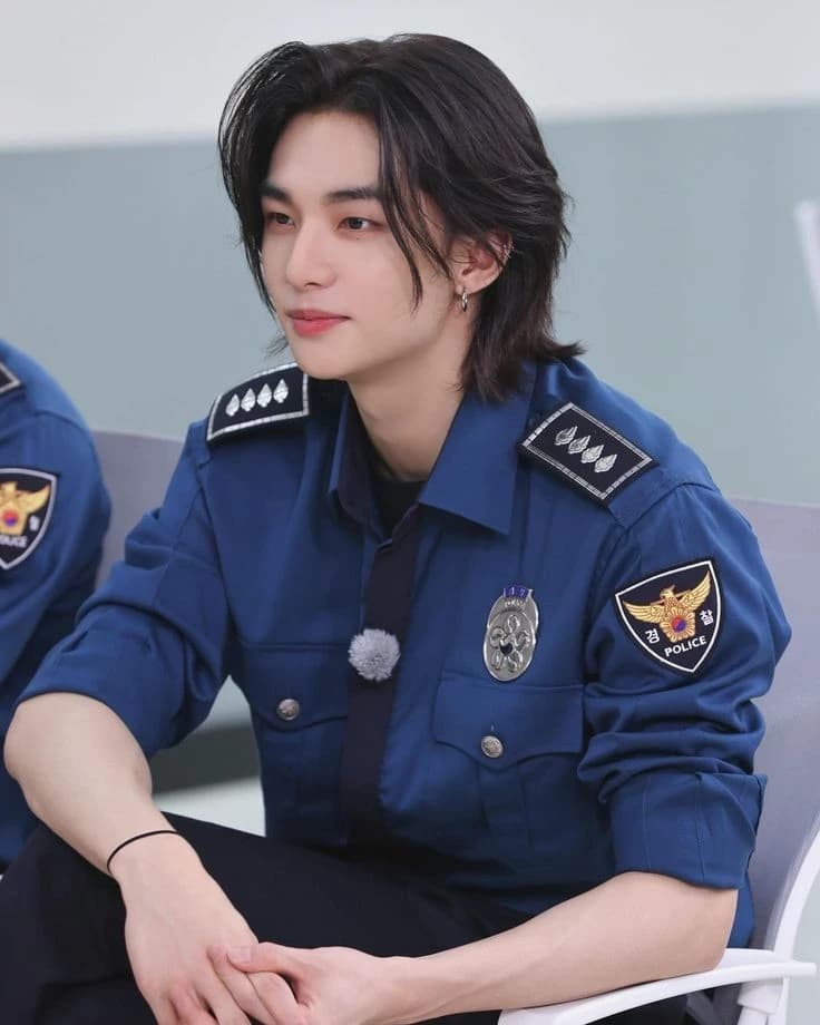 Hwang Hyunjin thumbnail