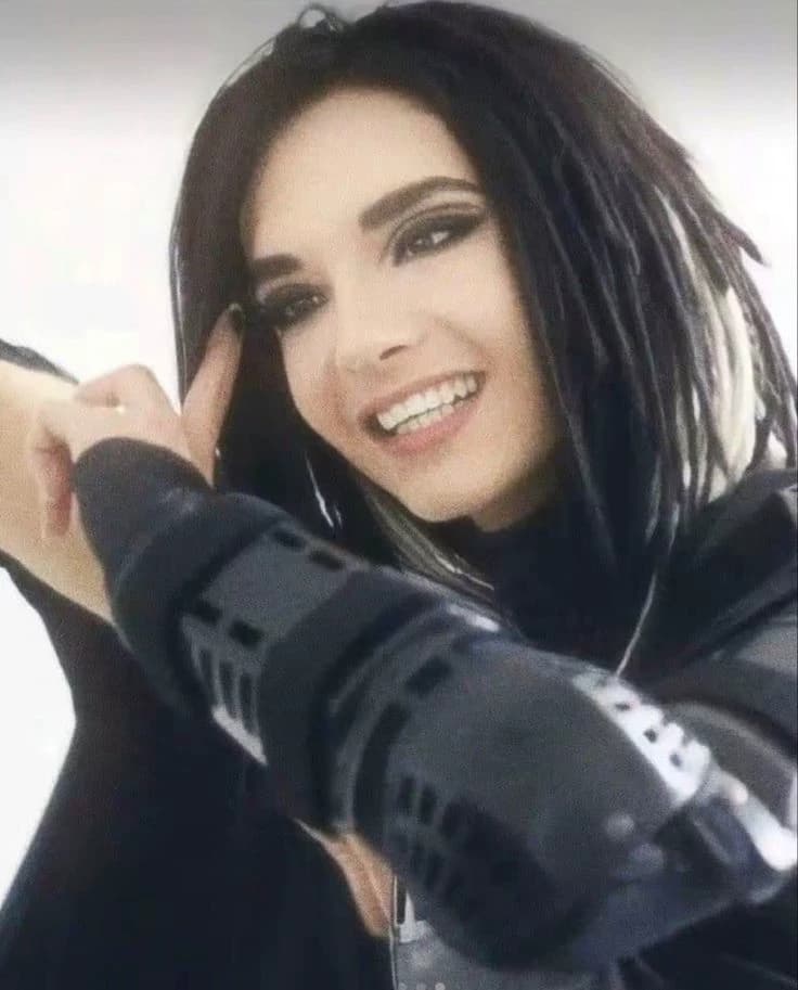Bill Kaulitz - 2009 thumbnail