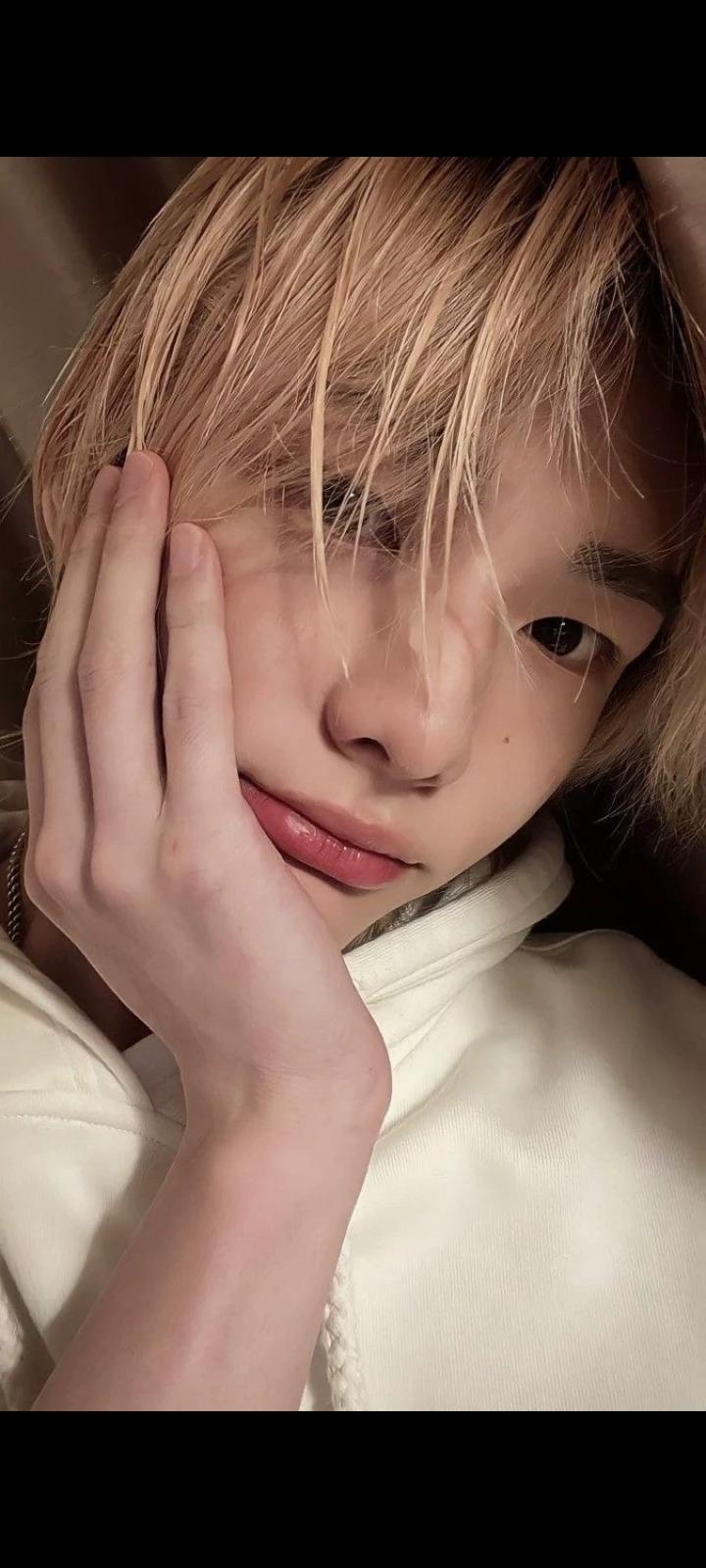 ☆Hyunjin ☆ thumbnail