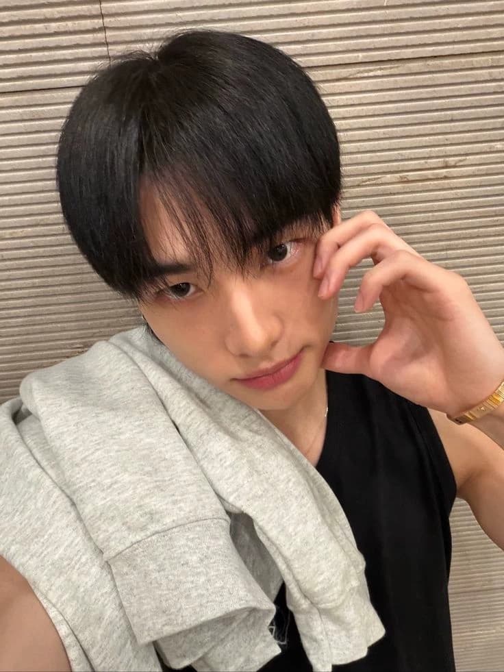 Hwang Hyunjin (Hyunlix) thumbnail