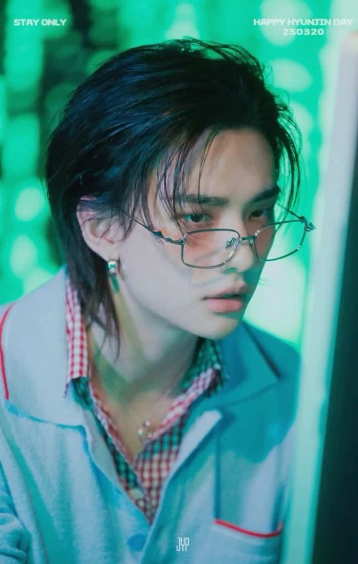 Hwang Hyunjin - Hyunjin thumbnail