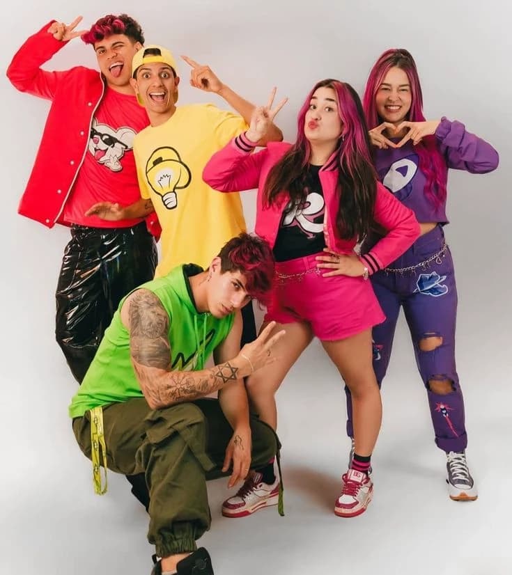 The pink ones 💚💛💜❤️💗 (🖤?) thumbnail