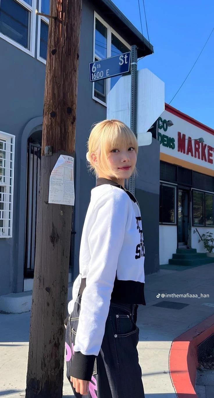 Hong eunchae  thumbnail