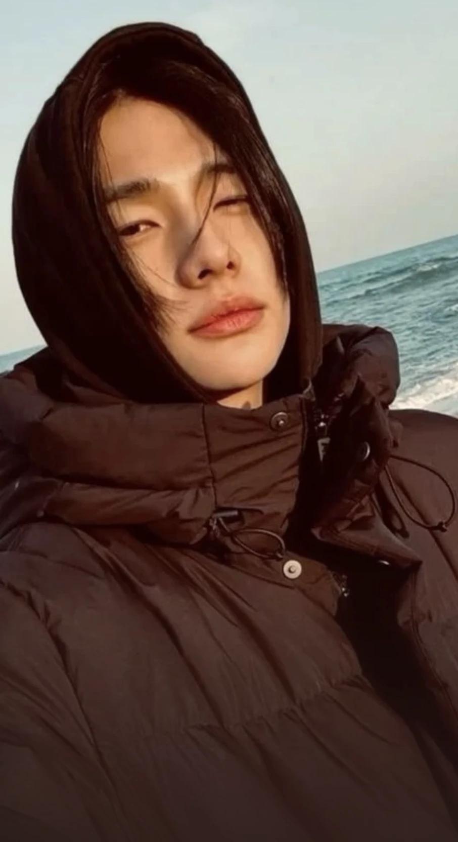 Hwang hyunjin thumbnail