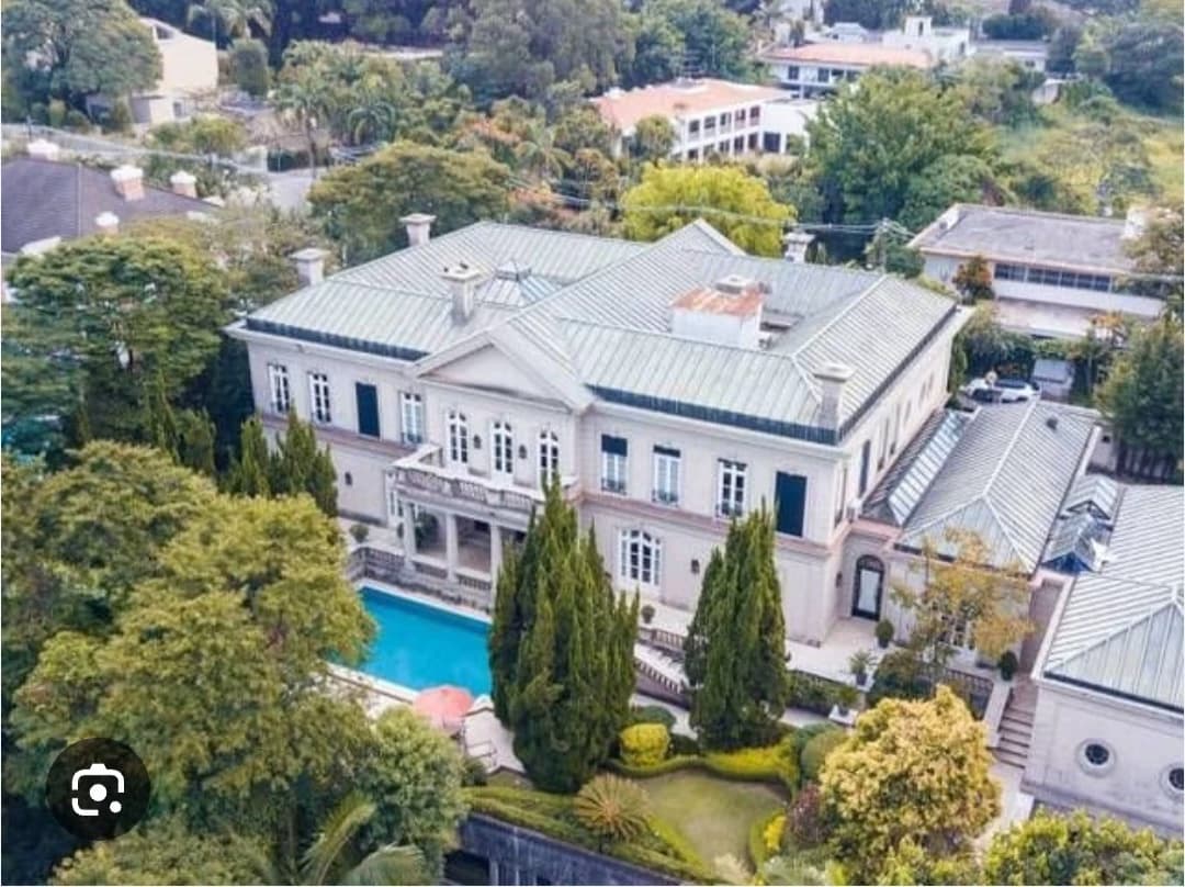 Adrien Agreste's Mansion thumbnail