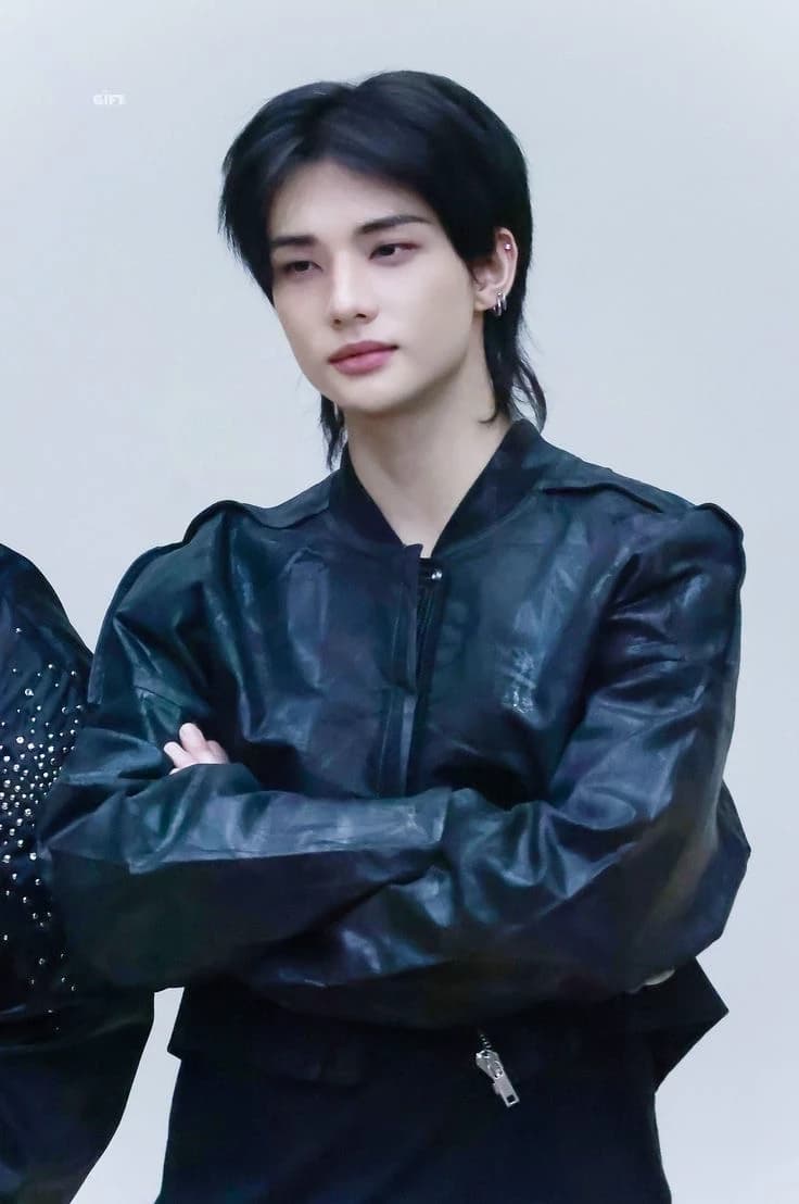 Hwang hyunjin thumbnail