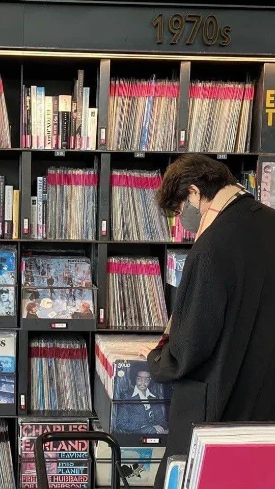 Kim Taehyung  thumbnail