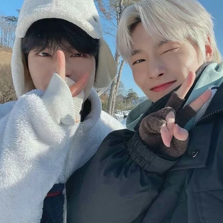 Jeongin (Seungin) thumbnail