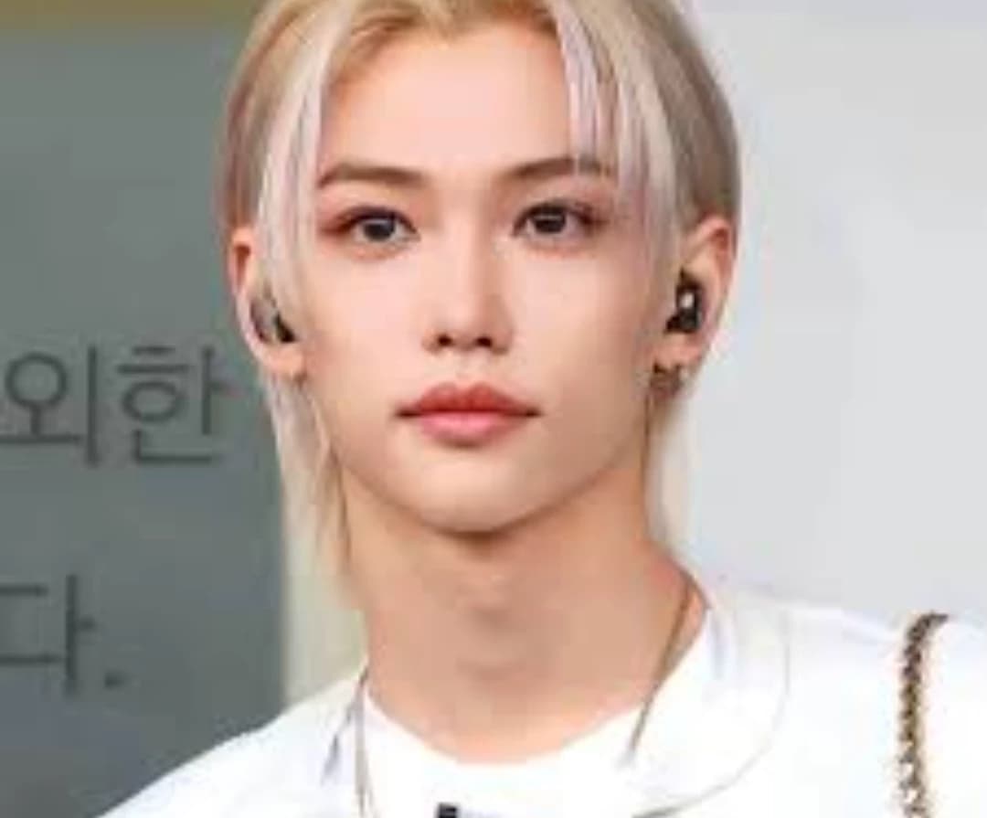 Body Swap (Felix from stray kids) thumbnail