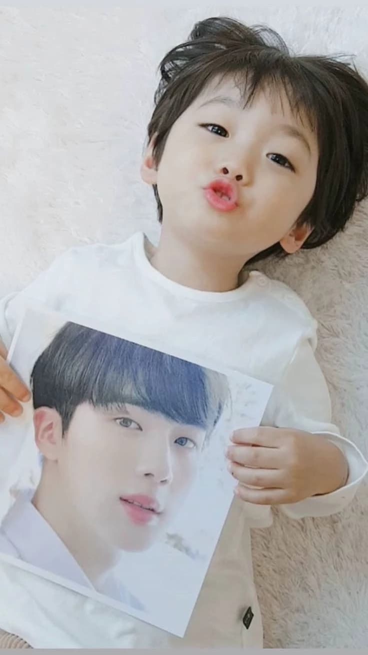 Kim Seokjin's son thumbnail
