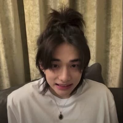 Hyunjin thumbnail