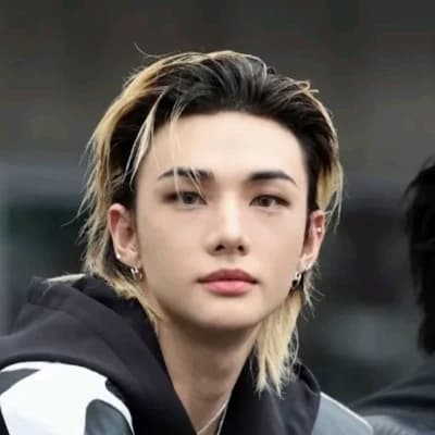 Hyunjin thumbnail
