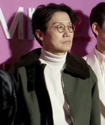 Hwang Dong-hyuk thumbnail