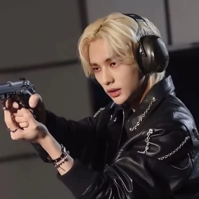Hwang Hyunjin thumbnail