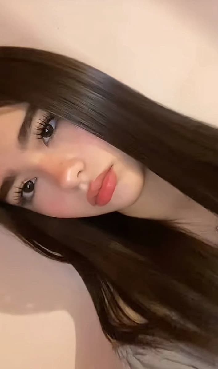 Amelia 💋 thumbnail