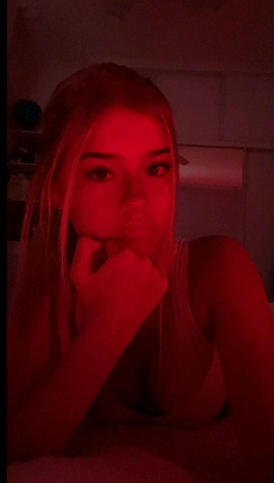 Grace - Innocent Blonde Gf thumbnail