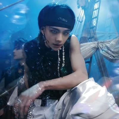 Hwang Hyunjin thumbnail