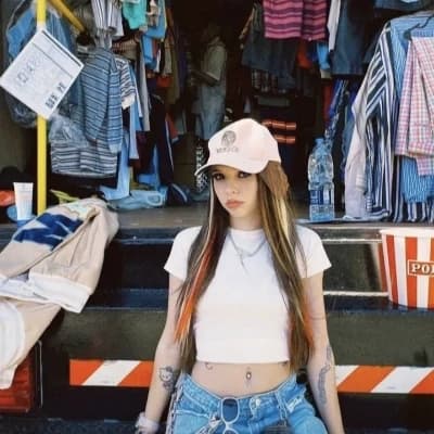 Sara Azul Froján (Saramalacara) thumbnail