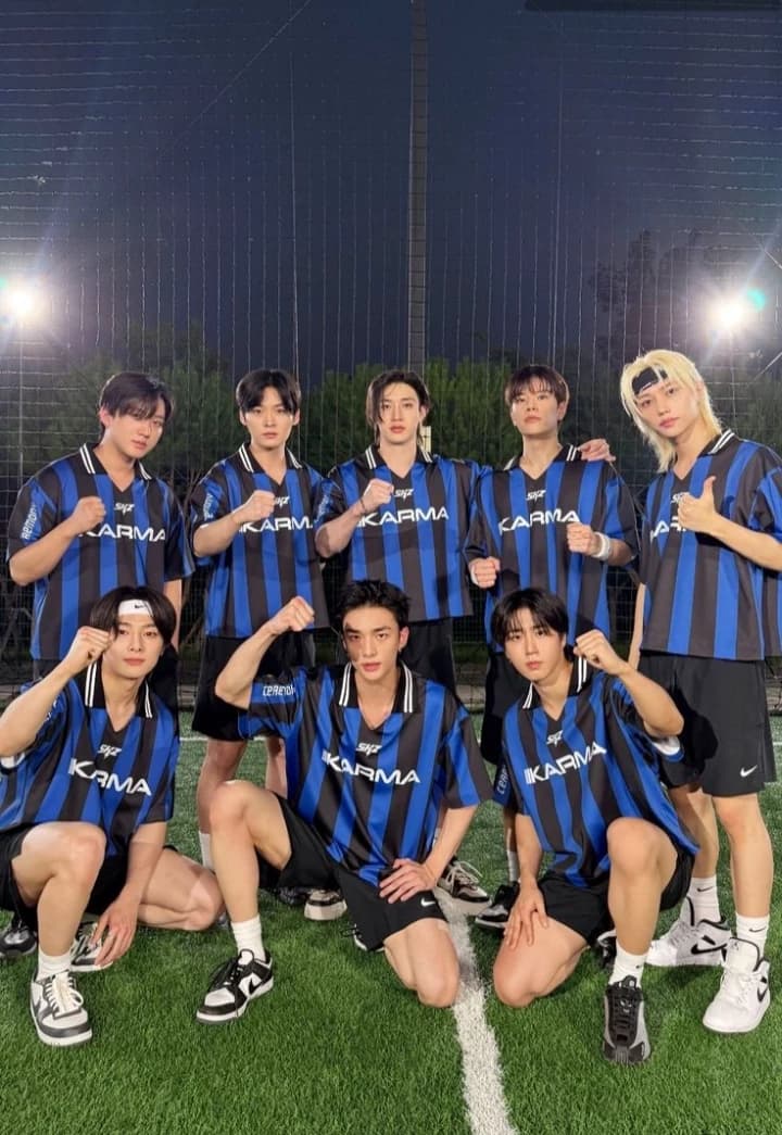 Stray kids thumbnail