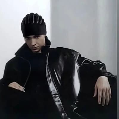 Tom thumbnail