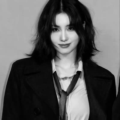 Hirai Momo - Gl/Wlw thumbnail