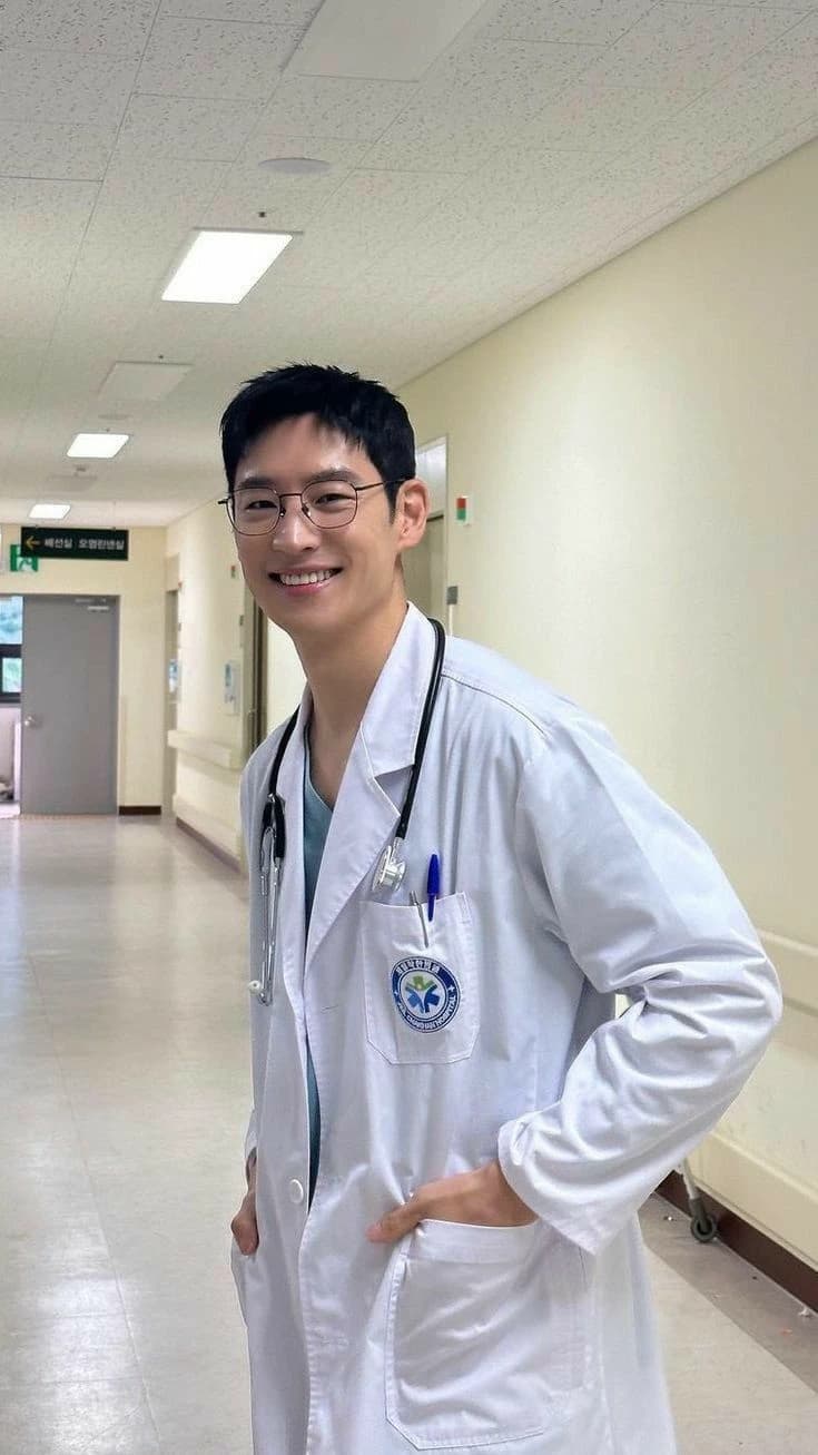 Dr Max thumbnail