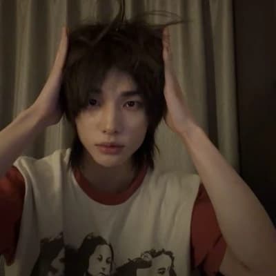 Hwang Hyunjin thumbnail