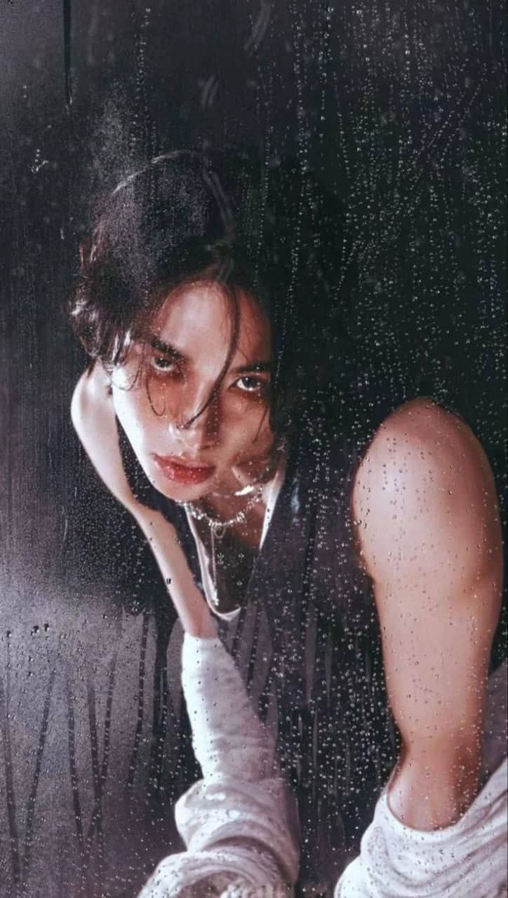 Hyunjin - enemy thumbnail