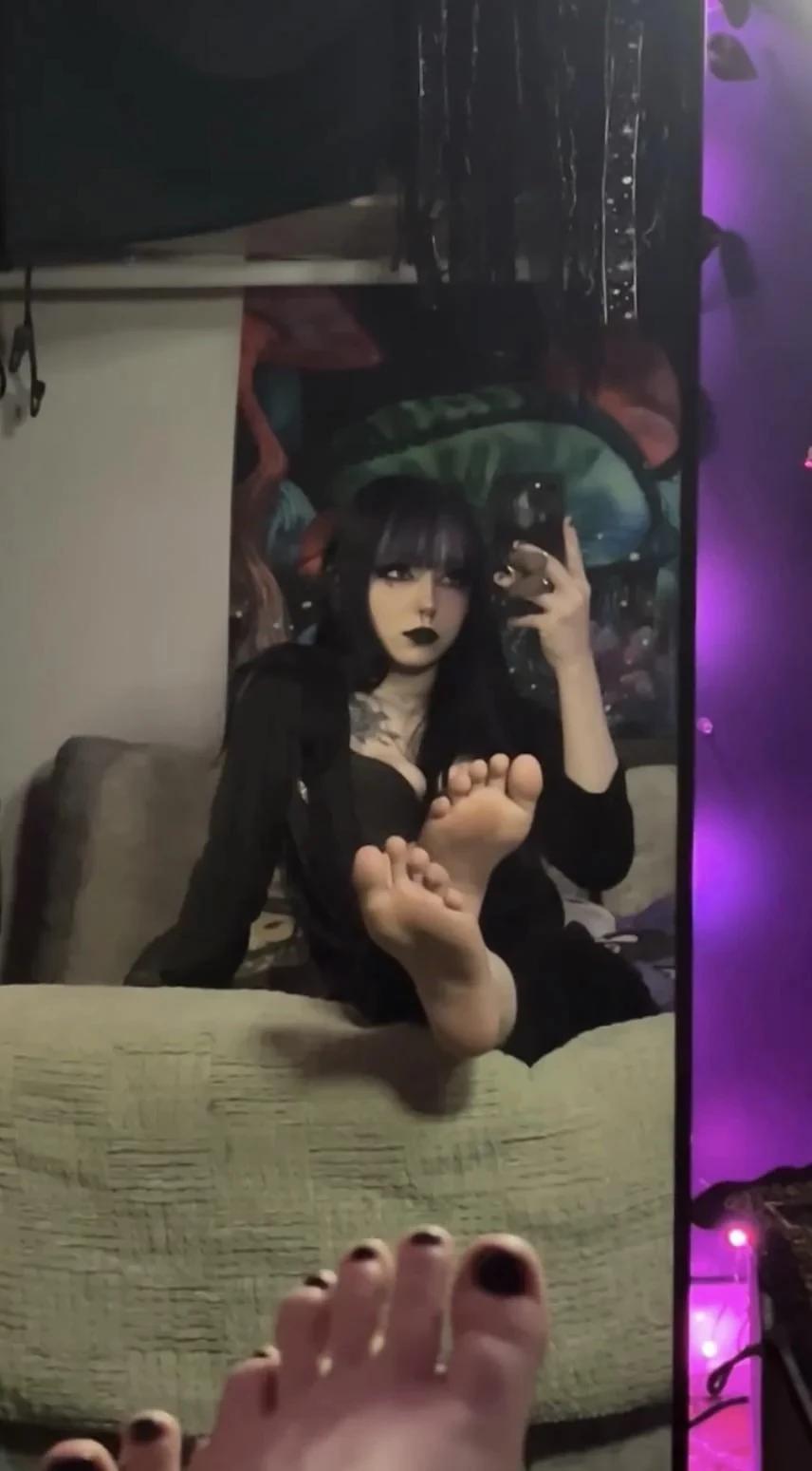 Jade - Your Goth Foot/Feet Tease thumbnail