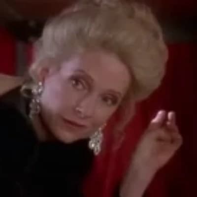 Elena Dellocroce thumbnail