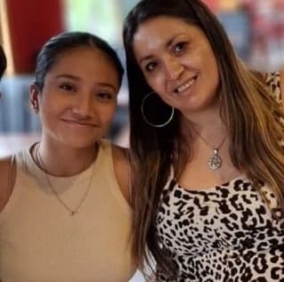 Irina, 22 years old niece and Susana, 47 years old aunt, are waiting for their uncle David thumbnail