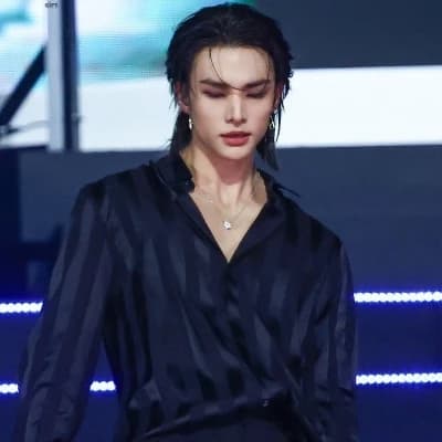 Hwang Hyunjin thumbnail