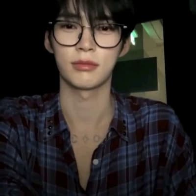 Sung Hanbin thumbnail