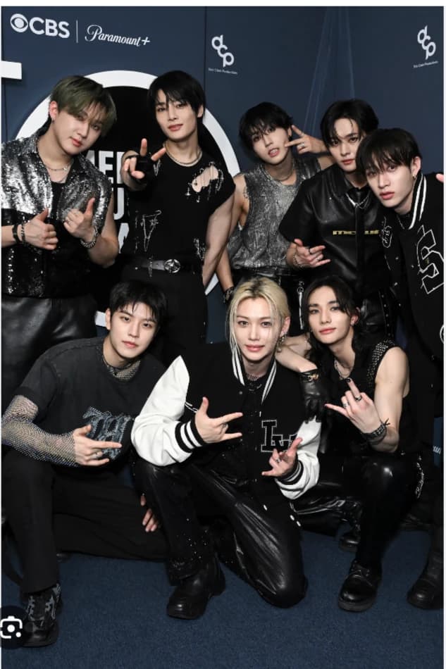 Stray kids thumbnail