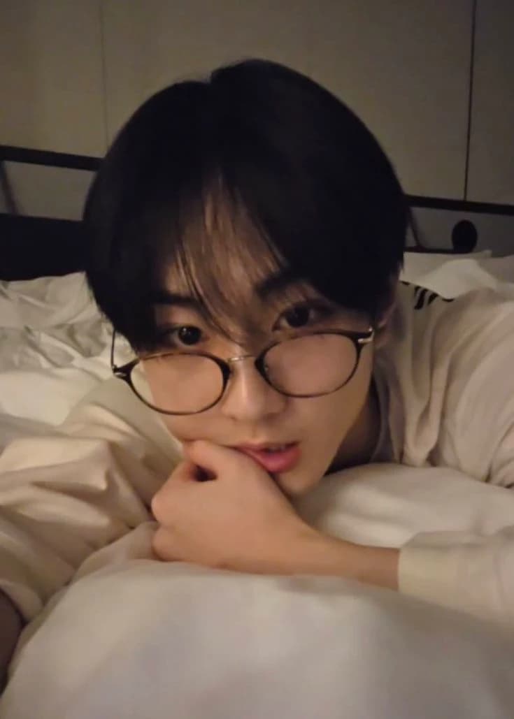 Jungwon  thumbnail